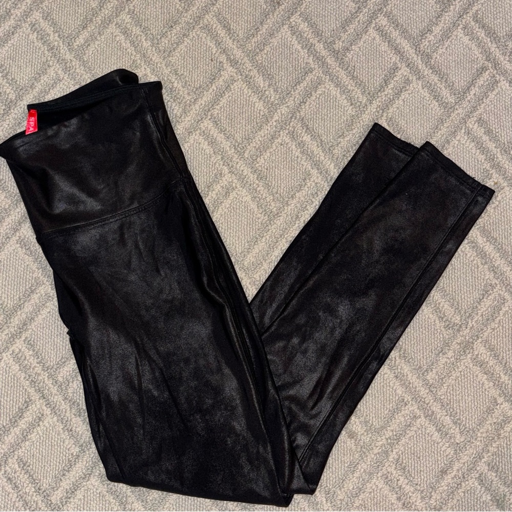 Spanx faux leather coated leggings black size Large